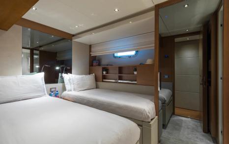 Motor Yacht Ferrol's twin room 