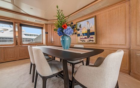 Benetti motor yacht Soho main saloon dining area 