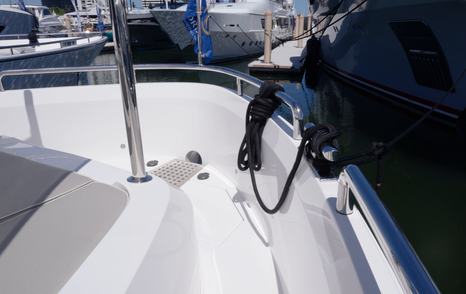 Horizon-V77S-Review-foredeck-gear