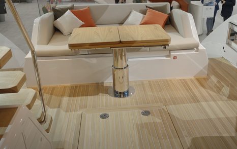 Ferretti 580 cockpit  