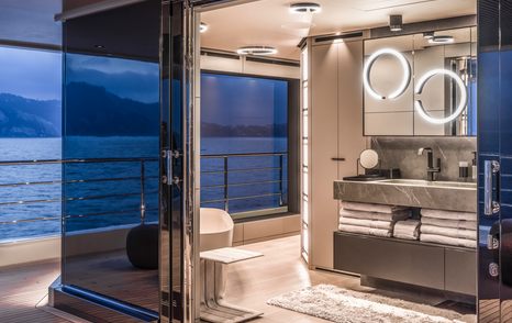 Flexplorer-143-Maverick-owner-cabin-ensuite