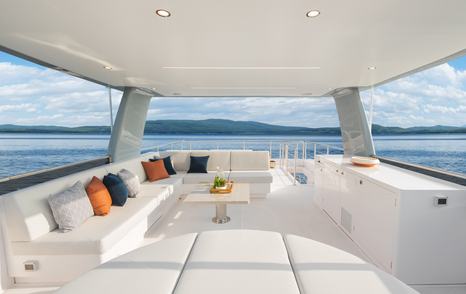 Horizon Yachts FD110 sun deck