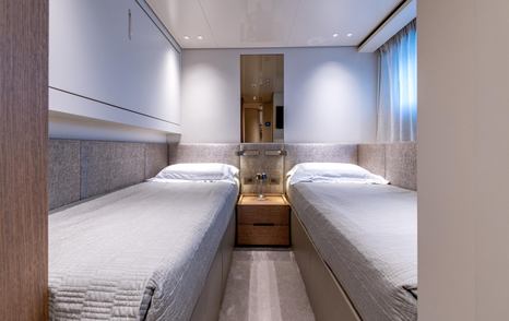 Motor yacht Speranza II's twin room