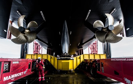 Propellers on Amels 200 superyacht