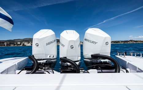 Axopar-45-Sun-Top-outboards