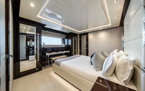 Superyacht Berco Voyager guest cabin
