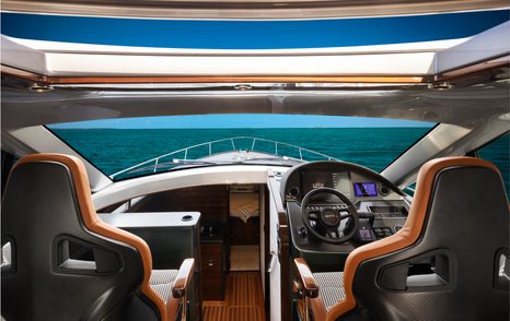 Palm Beach GT50 RS Boat helm station