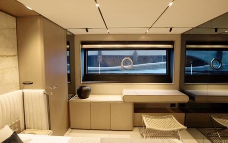 Ferretti-Infynito-90-owner-cabin-bureau