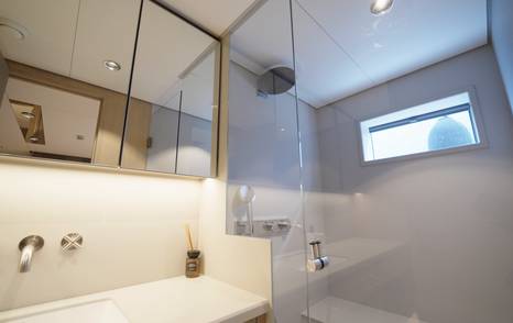 Outer-Reef-Yachts-780-Adventure-Review-double-cabin-ensuite