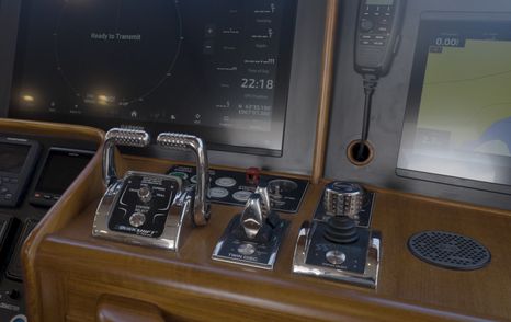 Fleming-60-helm-dash-detail