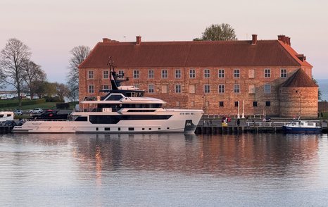CdM Flexplorer 146 Maverick docked in Denmark