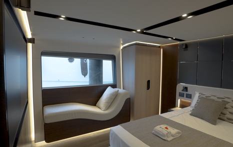 Astondoa-As8-owner-cabin-chaise-longue