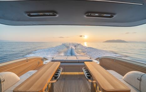 Invictus TT550 boat aft deck under way
