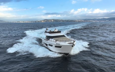 Ferretti-580-running-turn