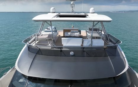 prestige-m8-flybridge 