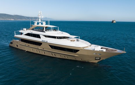 Superyacht Pick Up