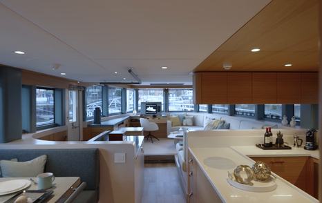 Arksen-85-Review-saloon