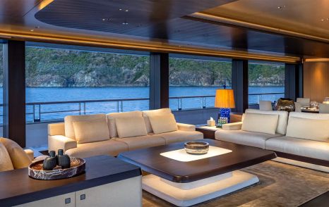 Feadship superyacht Moonrise main saloon lounge 
