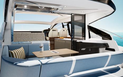 Fairline Targa 47 stern with dining area