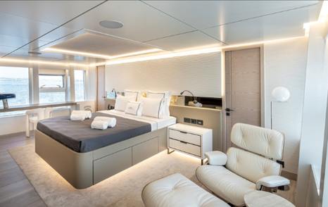 Numarine 40MXP explorer yacht master cabin