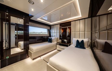 Superyacht Berco Voyager twin cabin
