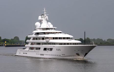 Superyacht Boardwalk under way
