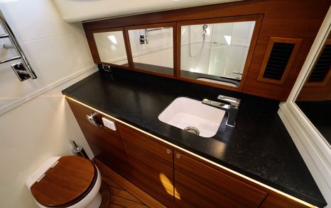 Palm-Beach-PB85-Sedan-Review-VIP-ensuite