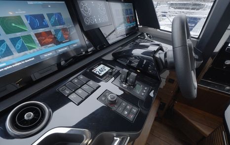 Princess S65 Mk2 lower helm controls with throttles, switches and steering wheel