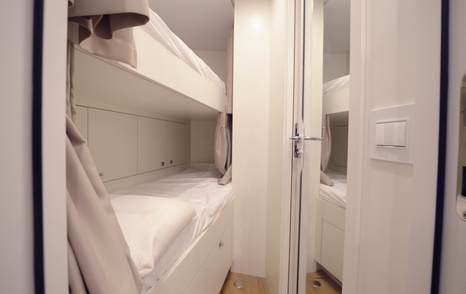 Picchiotti-Gentlemans-24-Review-crew-bunks