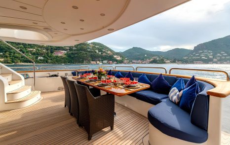 Superyacht Sea BlueZ main aft deck alfresco dining with blue seating 