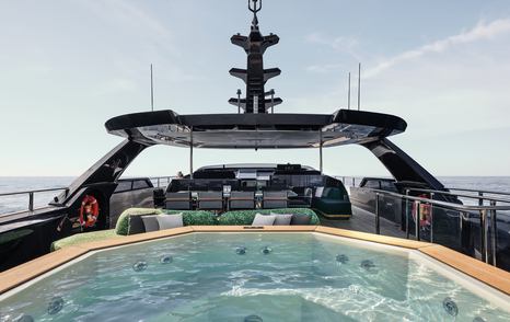 Maiora M30 motor yacht sundeck jacuzzi 