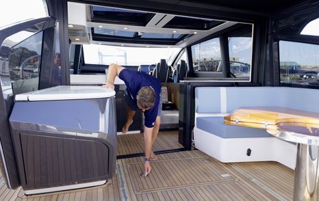 Fairline Targa 58 GTO cockpit engine-room access hatch