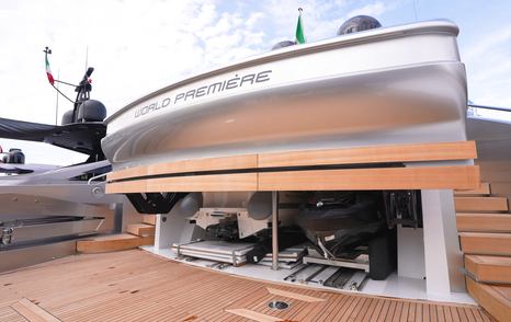 Pershing-GTX116-Review-tender-garage