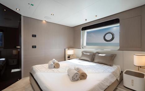 Motor yacht Dambar VIP room