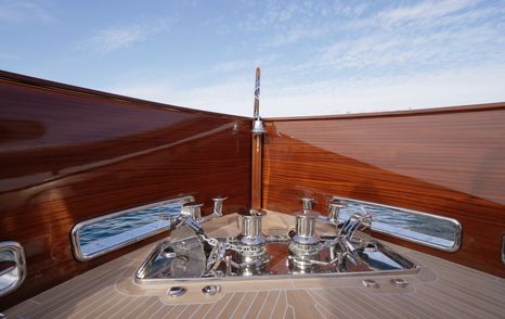 Picchiotti-Gentlemans-24-Review-anchor-gear