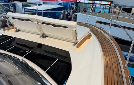 Marex-440-Scandinavia-Review-foredeck-sunpad-up