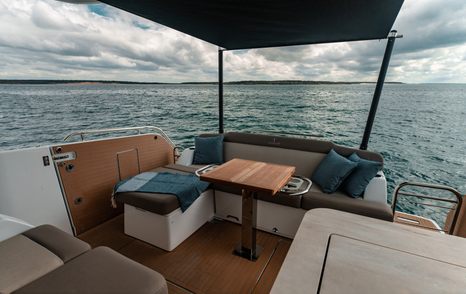 Wellcraft 435 Aft Deck