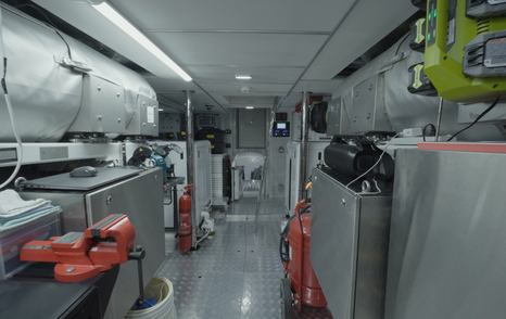 Gulf-Craft-Majesty-140-Review-service-corridor