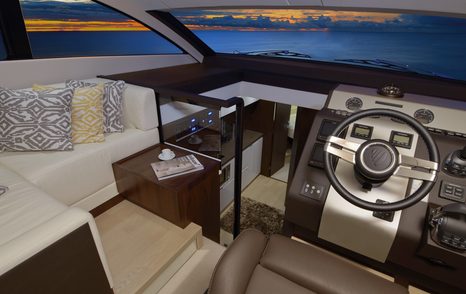 Fairline Squadron 50 interior 