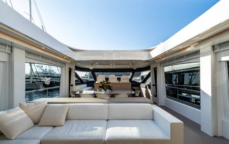 AB Yachts AB 100 motor yacht skylounge with white sofa 