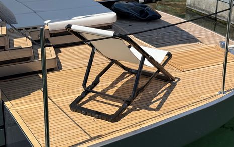 Pershing-GTX70-Review-aft-side-balcony