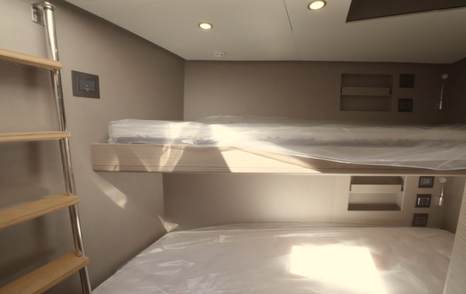 Pardo-E72 Review-crew-bunks