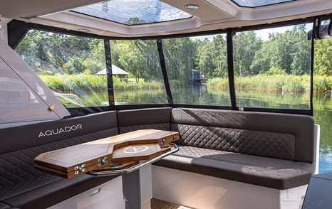 Aquador-300HT-Review-cockpit-enclosed