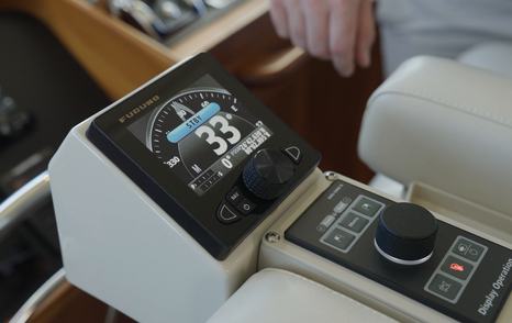 Fleming 85 pull-out autopilot control for long-distance passagemaking comfort