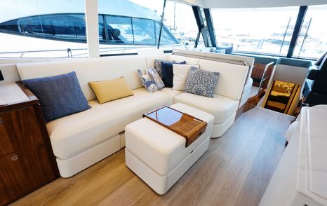Riviera 5600 Sport Platinum Edition saloon seating and companionway