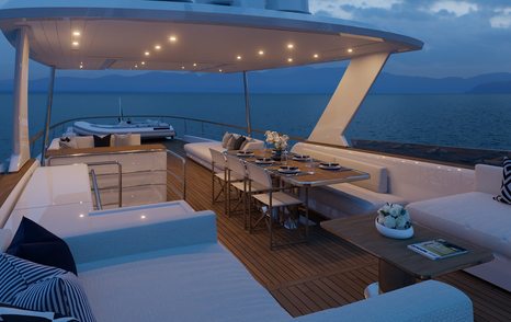 superyacht AF sundeck dining space