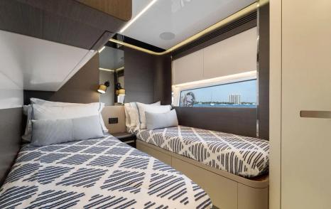 Motor yacht Ocean's Se7en's twin room