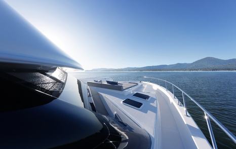 Maritimo-M75-Review-foredeck