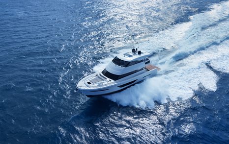 Maritimo-M75-Review-running-spray