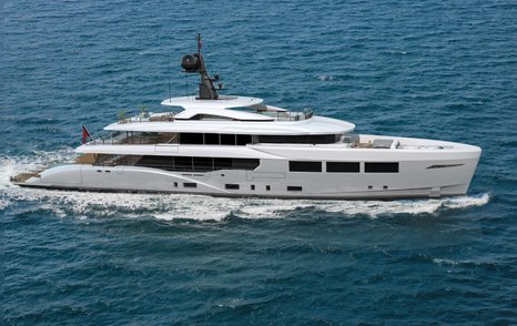 Bilgin 173 superyacht under way
